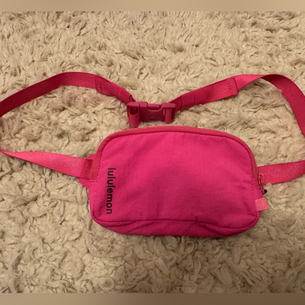 Lululemon belt bag